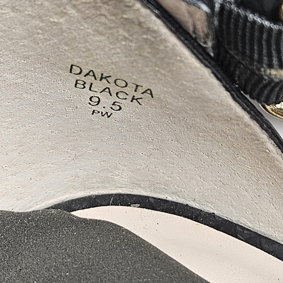 MRKT. Dakota Women Black Mid Wedge Stretch Sandals  Size 9.5 Medium - Picture 9 of 13
